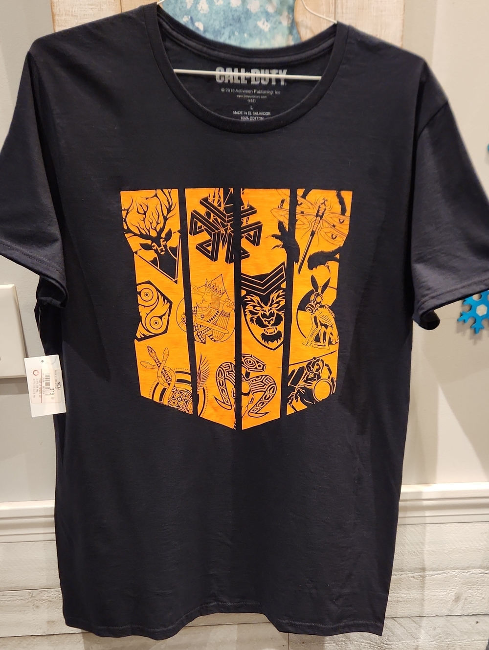 NWT 2018 Call of Duty Men’s Black Short-Sleeve Tee with Orange Graphic SZ L